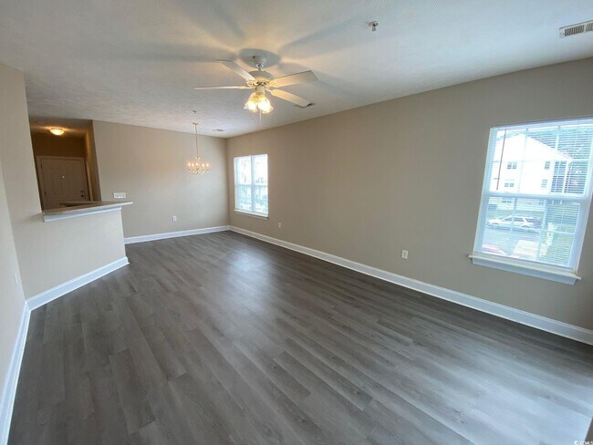 Building Photo - 111 Fountain Pointe Ln