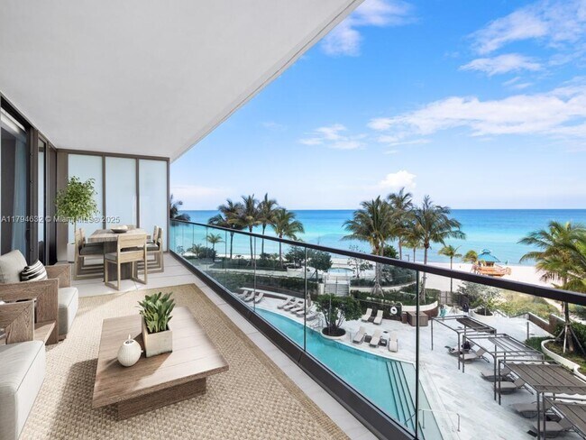 Foto del edificio - 18975 Collins Ave