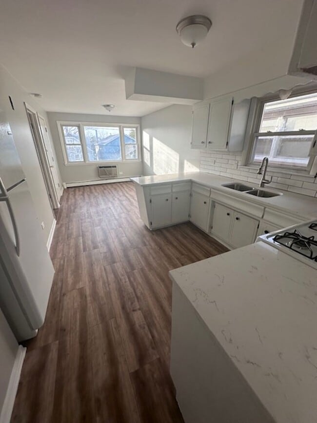 Building Photo - 4536 S Springfield Ave