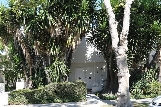 Building Photo - 426 S Maple Dr