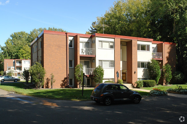 Building Photo - Wayzata Terrace Apartments