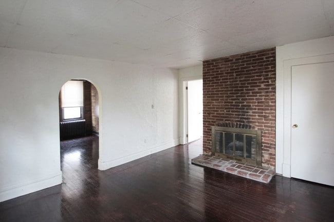 Building Photo - 317 Franklin Ave