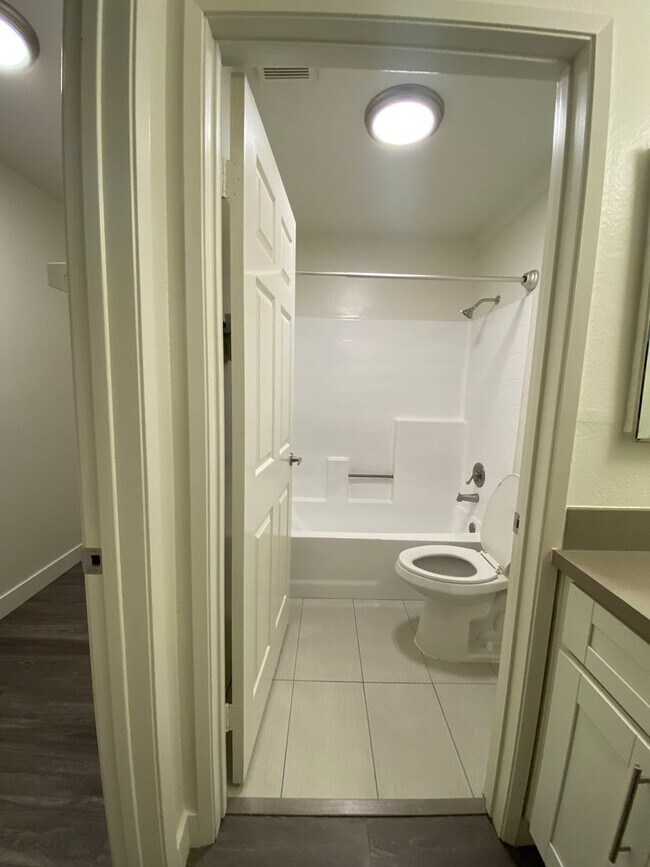 Foto del interior - 1250 N. June St. Los Angeles CA 90038