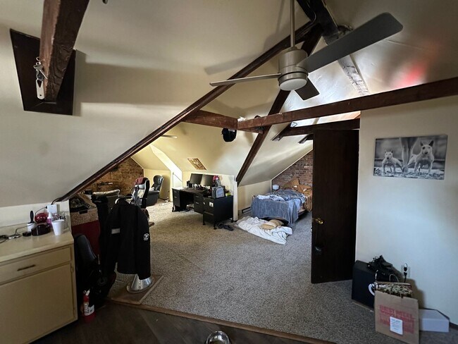 Foto del edificio - 549 Bridge St