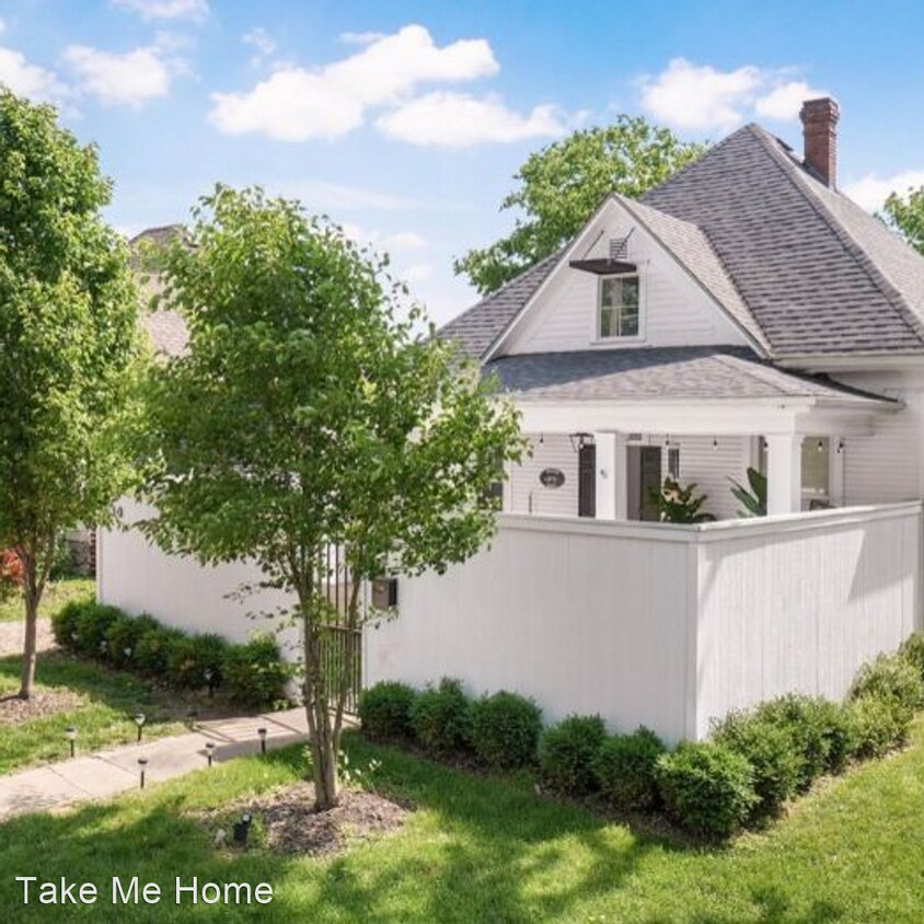 4 br, 2 bath House 630 S Market Ave House Rental in Springfield, MO