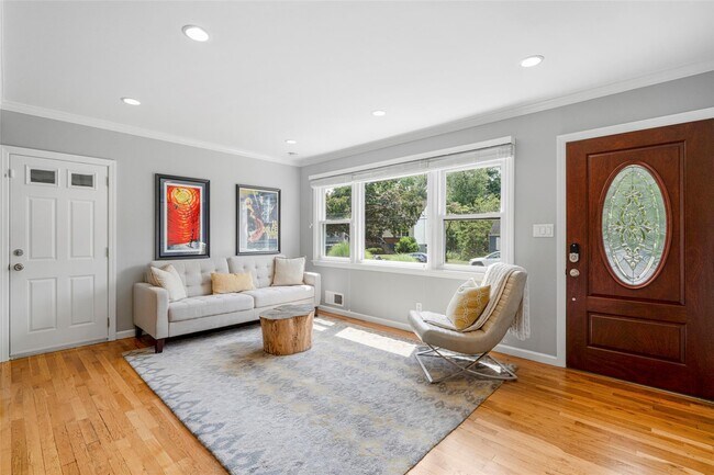 Foto del edificio - 1504 Raleigh Rd