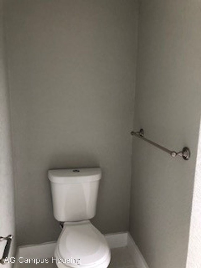 Foto del edificio - 383-385 E 15th Ave