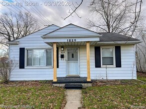 Building Photo - 1824 University St