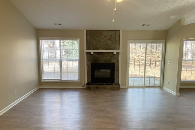 Building Photo - 416 Rockingham Ln