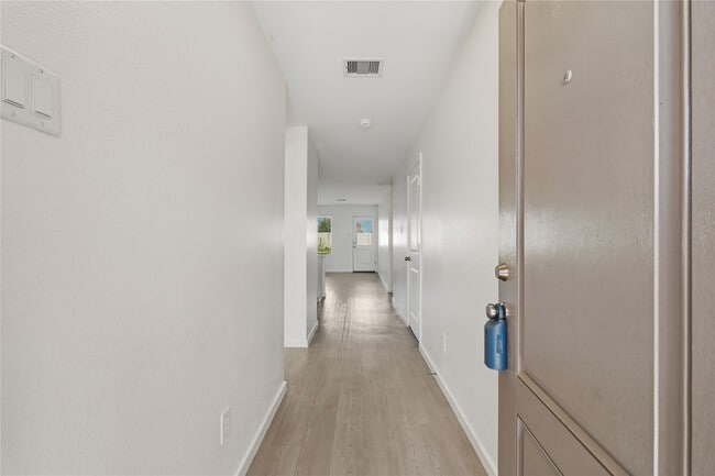 Building Photo - 9323 Speckled Trout Dr