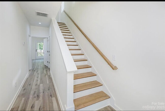 Building Photo - 2015 Mincey St