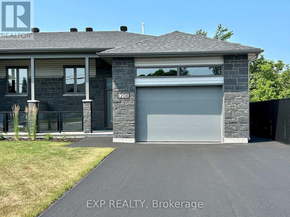 Primary Photo - 1206 Ste - Marie Rd