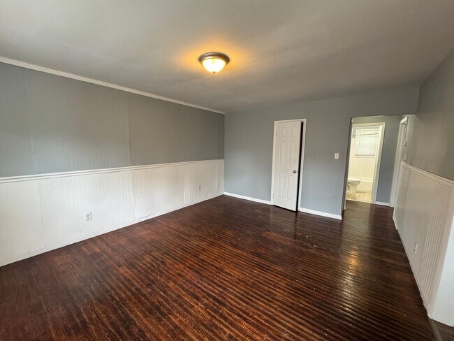 Building Photo - 2841-2843 E 19th Street
