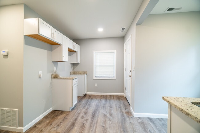 Building Photo - 1219 Aberdeen Ave