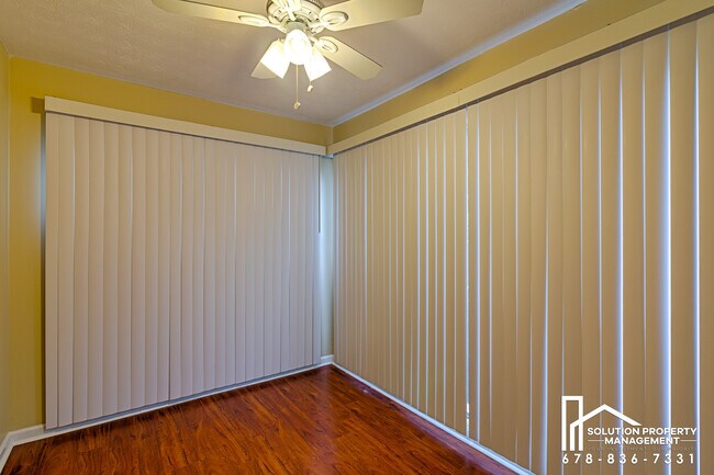 Building Photo - 1808 Augusta Dr