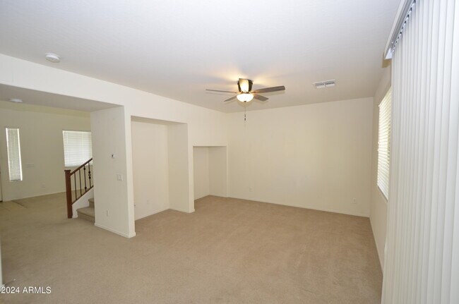 Building Photo - 1680 W Swan Pl
