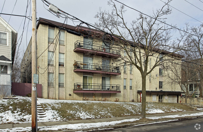 Building Photo - Riverwalk Apartments