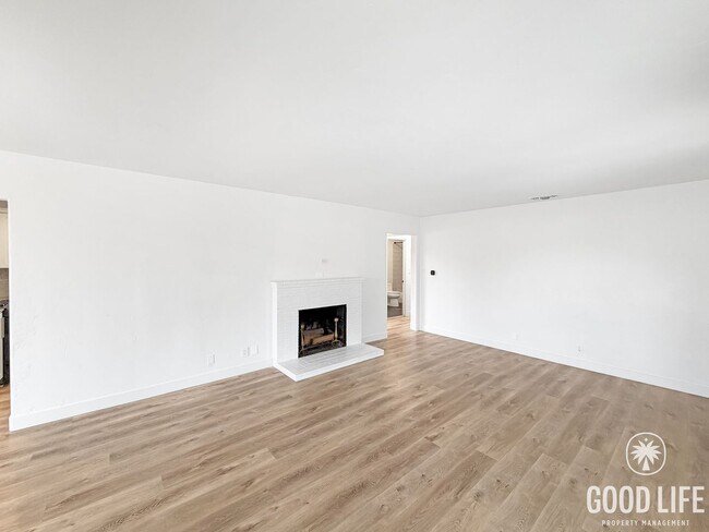 Foto del edificio - Bright 3BD/2BA Single-Family Home in La Mesa with Large Yard, In-Unit Laundry & Spacious Garage