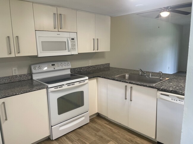 Building Photo - 6308 Newtown Cir