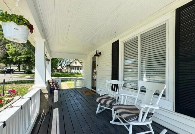 Building Photo - 4204 S 49th St