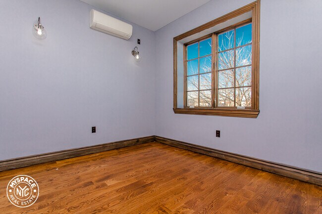 Foto del edificio - 311 Melrose St