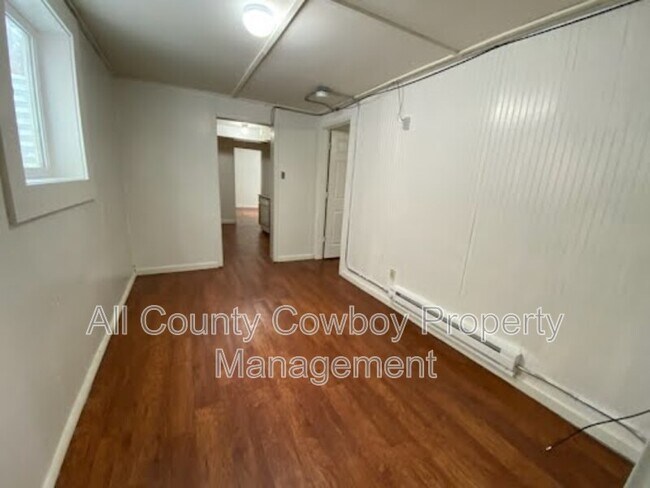 Foto del edificio - 566 1/2 N. 9th St.