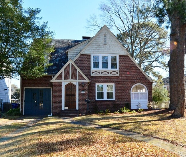 Foto del edificio - Larchmont Waterfront! Just Miles from NOB