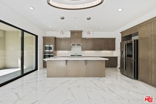 Building Photo - 20810 Spruce Cir