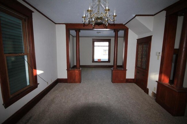 Building Photo - 413 N 4th St