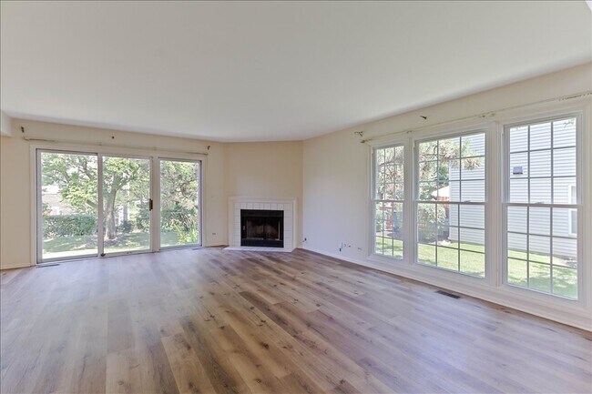 Foto del edificio - 309 E Theodore Ln