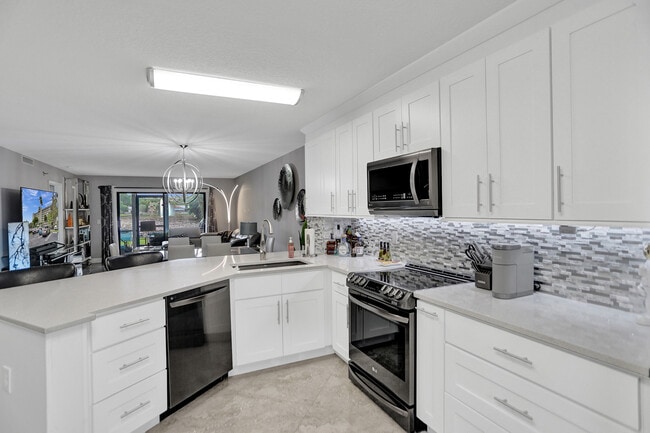 Building Photo - 2238 N Cypress Bend Dr