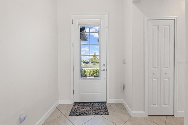 Foto del edificio - 5308 Coral Reef Wy