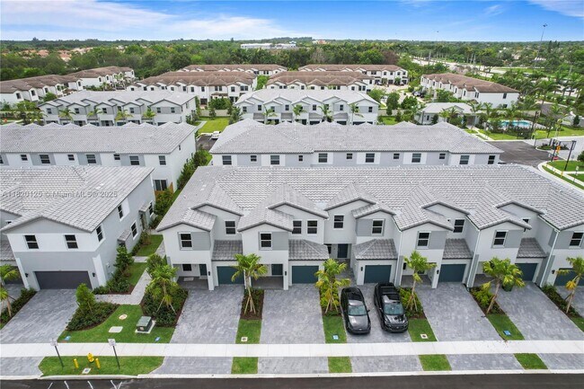 Building Photo - 124 SW 184th Way