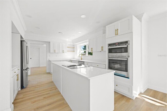 Foto del edificio - 2000 Shore Acres Blvd NE