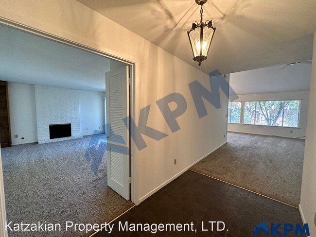 Building Photo - 3 br, 2 bath House - 3121 W Swain Rd