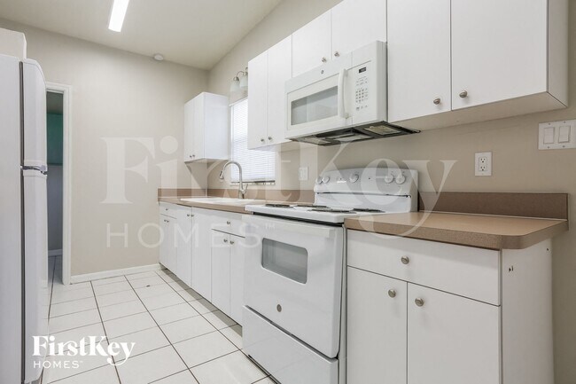 Building Photo - 21435 Gibralter Dr