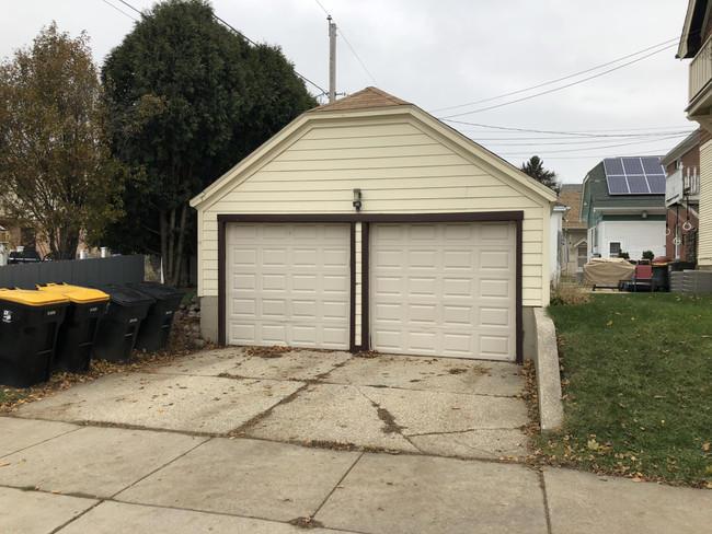 Building Photo - 70th Street Lower