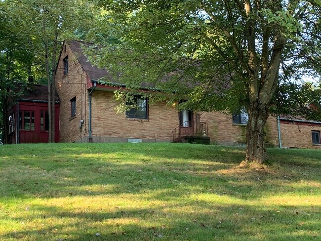 Building Photo - 20 Reichold Rd