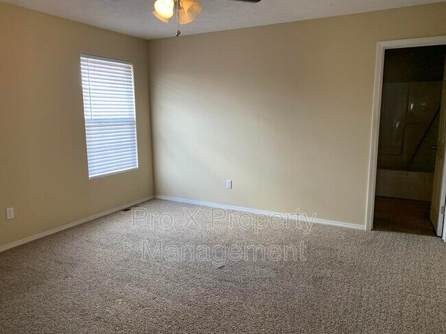 Building Photo - 4515 E Chipmunk Ln