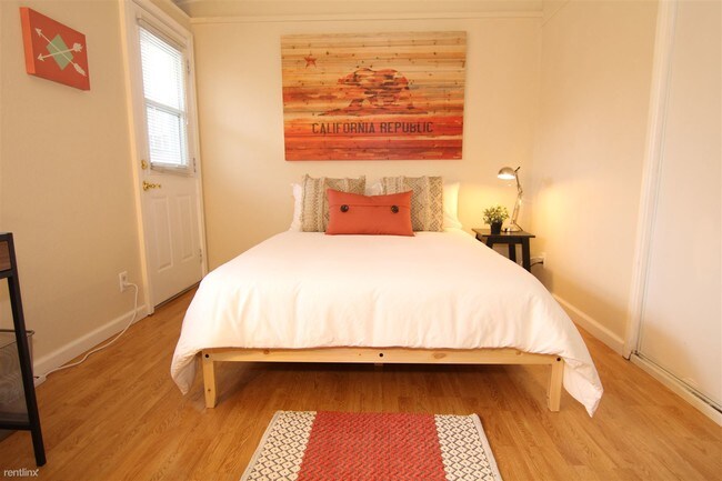 Foto del edificio - 286 Meadowlake Dr