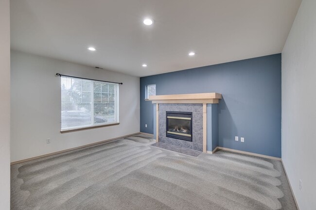 Foto del edificio - Beautiful Two-Story Home for Rent in the C...