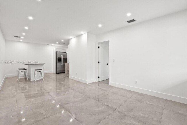 Foto del edificio - 7360 NW 4th St