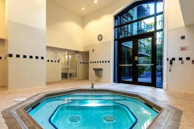 Building Photo - 1 bedroom in Seattle WA 98101