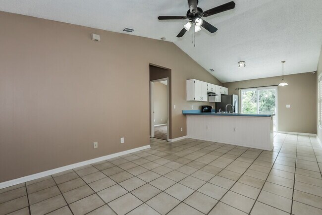 Foto del edificio - 23033 Clearwater Pl