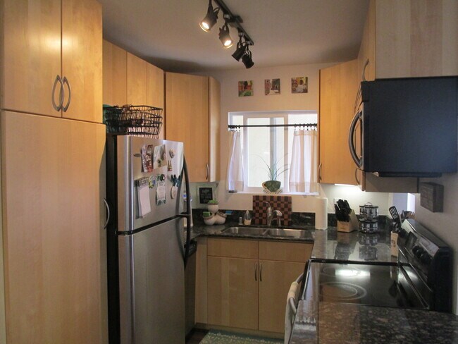 Building Photo - Upgraded 1 Bed 1 Bath Condo In North Park-...