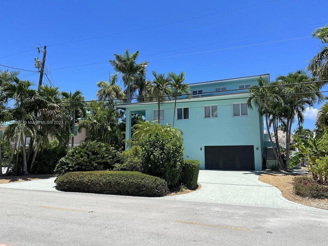 124 Indies Dr S, Duck Key, FL 33050 House Rental in Duck Key, FL
