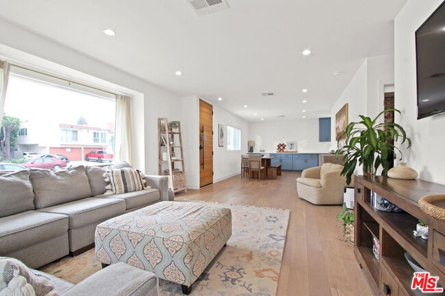 Building Photo - 4130 McLaughlin Ave