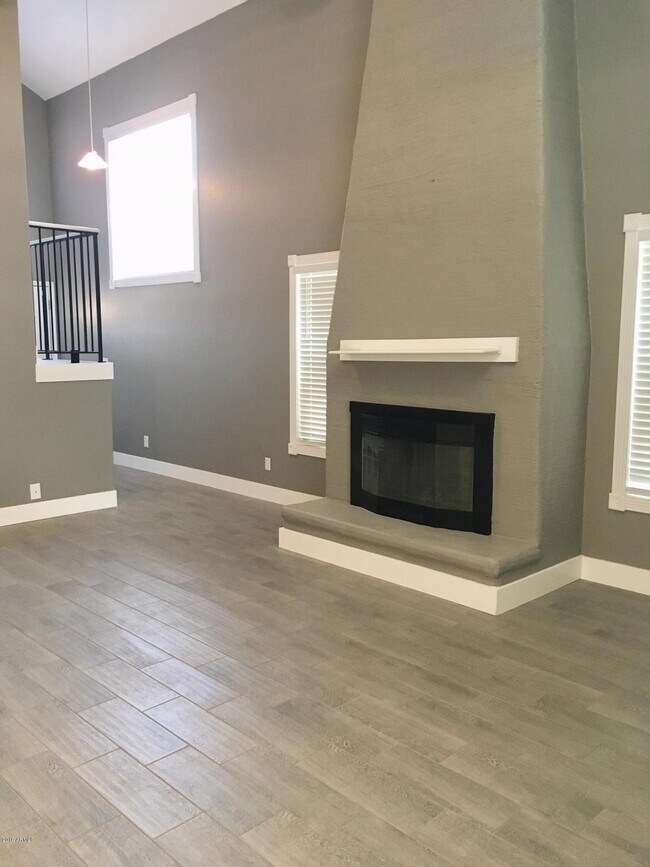 Building Photo - 3440 E Southern Ave