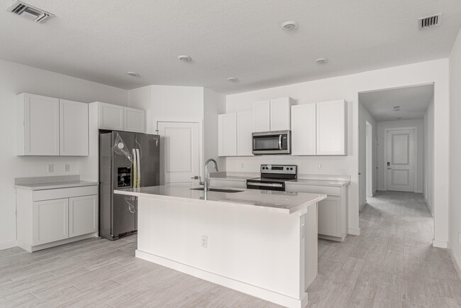 Building Photo - 1569 NE Skyhigh Ter