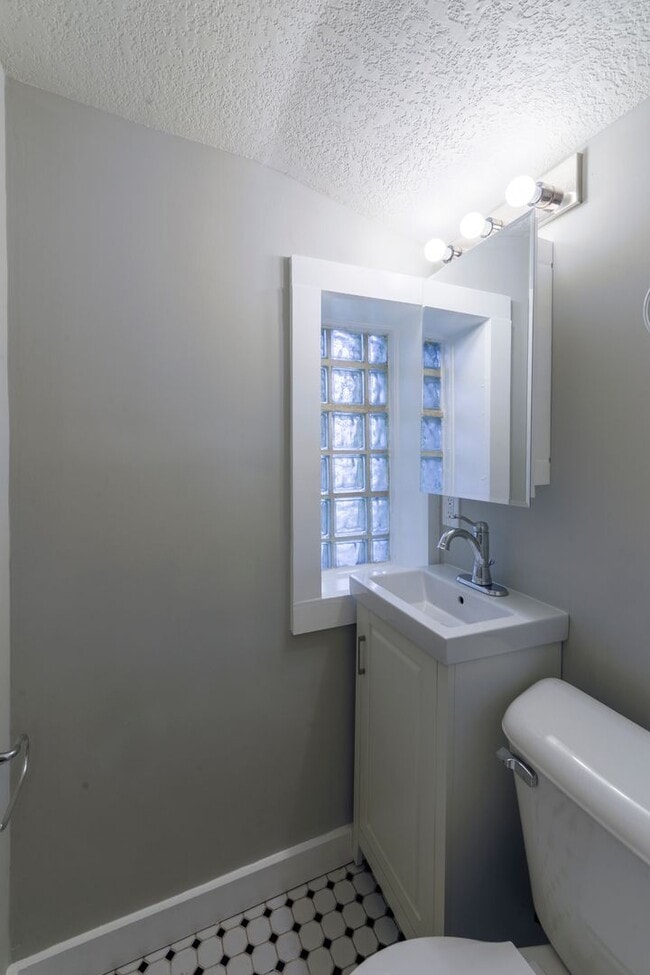 Foto del edificio - 238 N Irving Ave